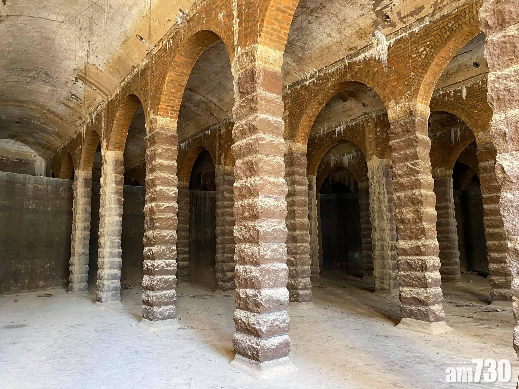 深水埗主教山古羅馬式建築　警票控8人違限聚令