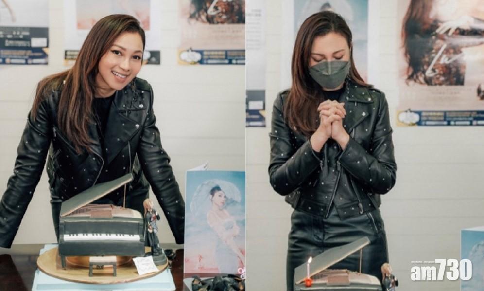 襯返領獎衫？  AGA預祝生日收「真青口」 