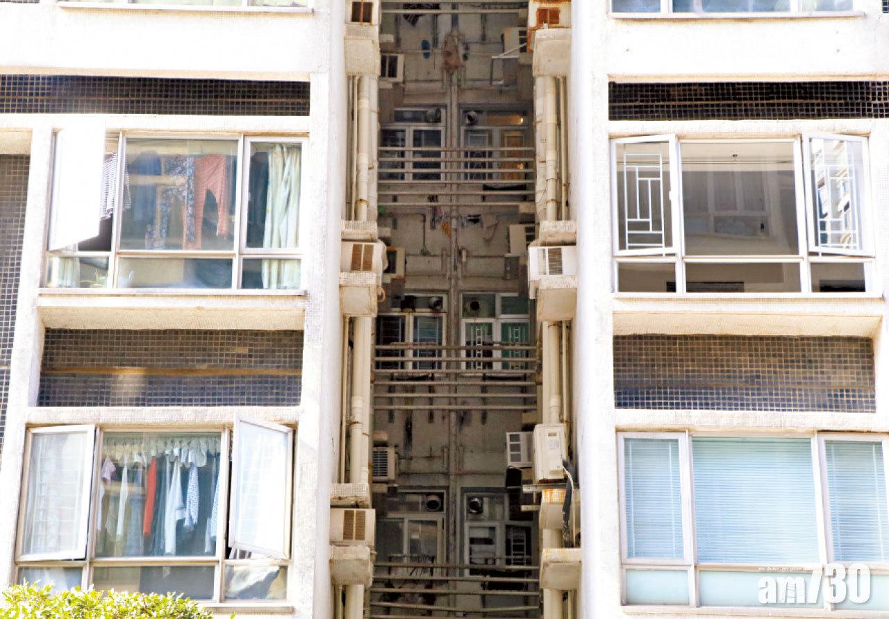 麗港城爆疫 第5座十人中招 疑垂直傳播 E單位全幢撤離