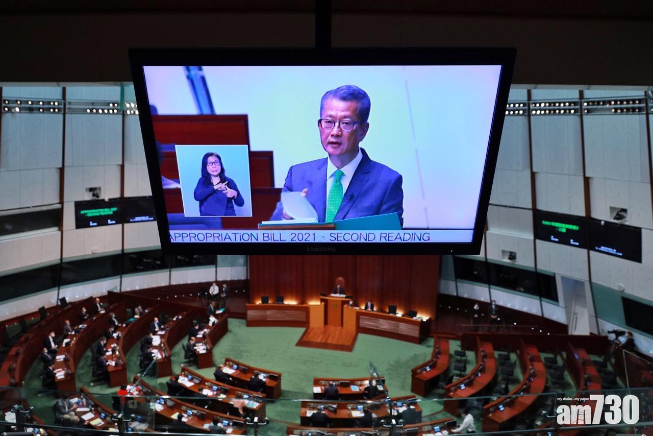 預算案｜向合資格18歲或以上永久居民及新來港人士　分期發放5000元電子消費券