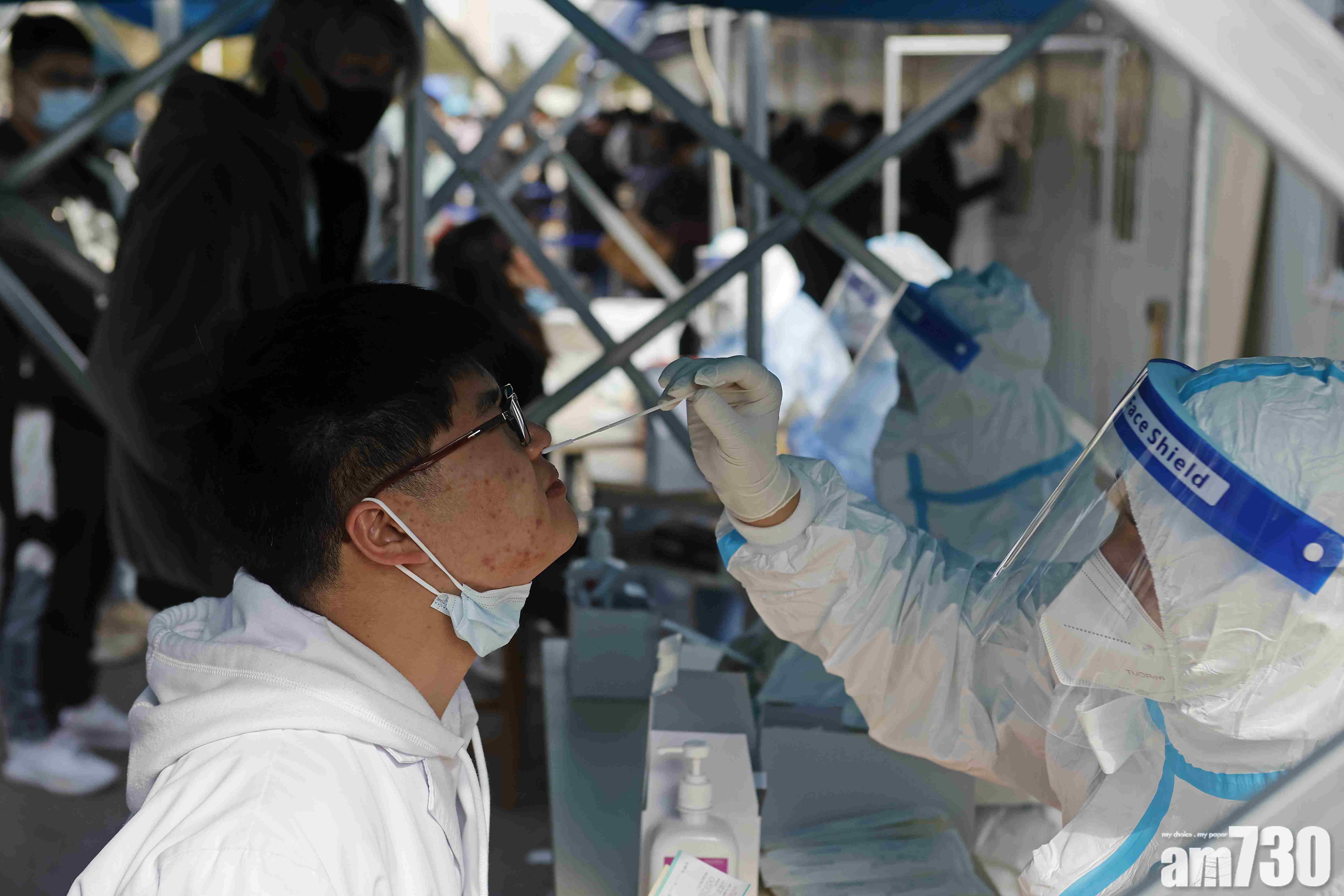 新冠肺炎｜港人入境廣東 下月起須採鼻咽拭子檢測