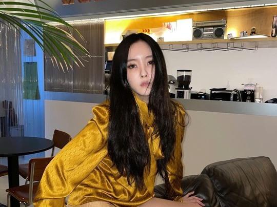 T-ara孝敏纖美身材襯前衛著裝