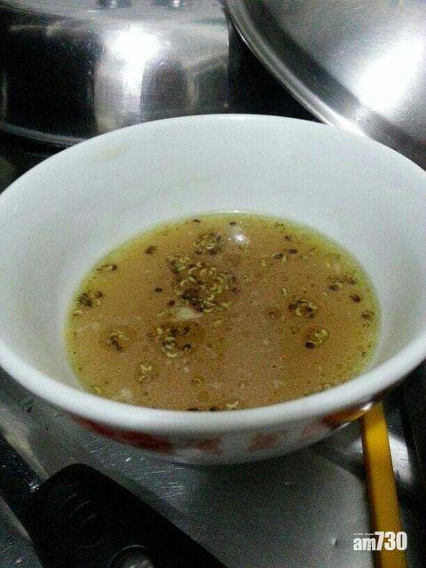 網上熱話｜回家飲苦瓜湯 飲一啖驚見過百條蟲：以為係湯料