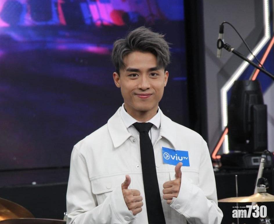 AK@MIRROR  女生識玩樂器特別吸引