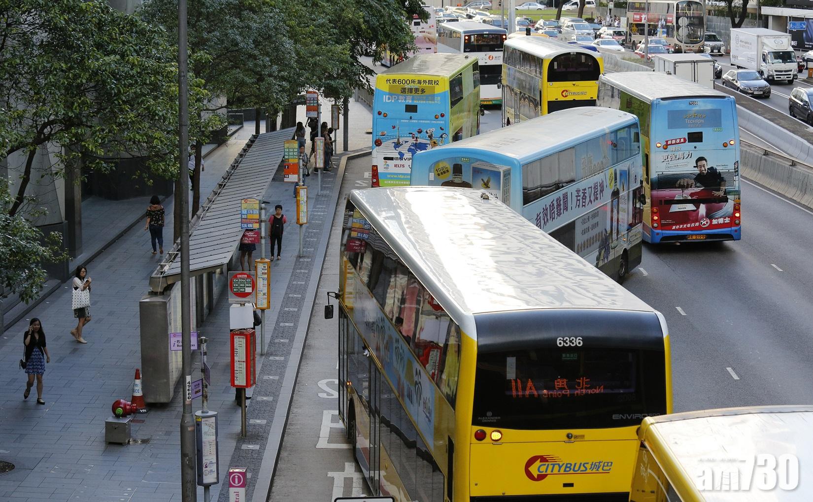 網上熱話｜巴士綠燈都收油有苦衷？網民指免冒兩風險