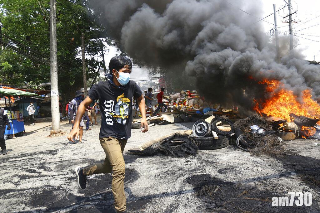 緬甸政變｜示威者無懼鎮壓周日再上街  網傳護士治療期間頭部中槍亡