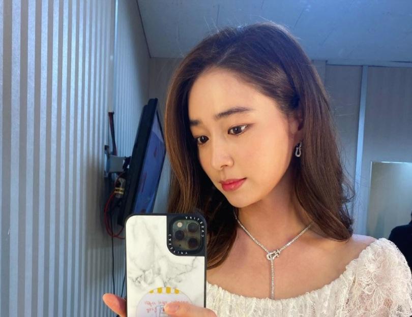 李秉憲老婆李珉廷自拍 吳代煥讚：點睇都咁靚