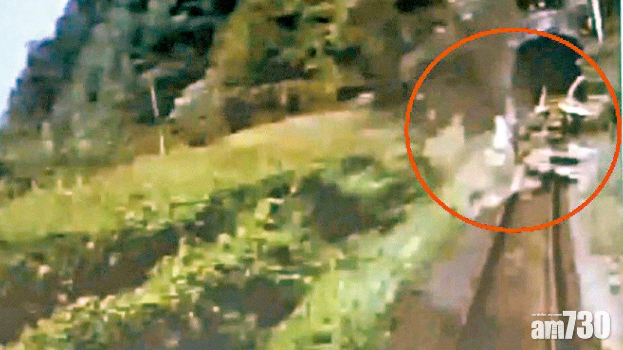 台鐵出軌片段曝光 猛撞工程車再撞隧道口