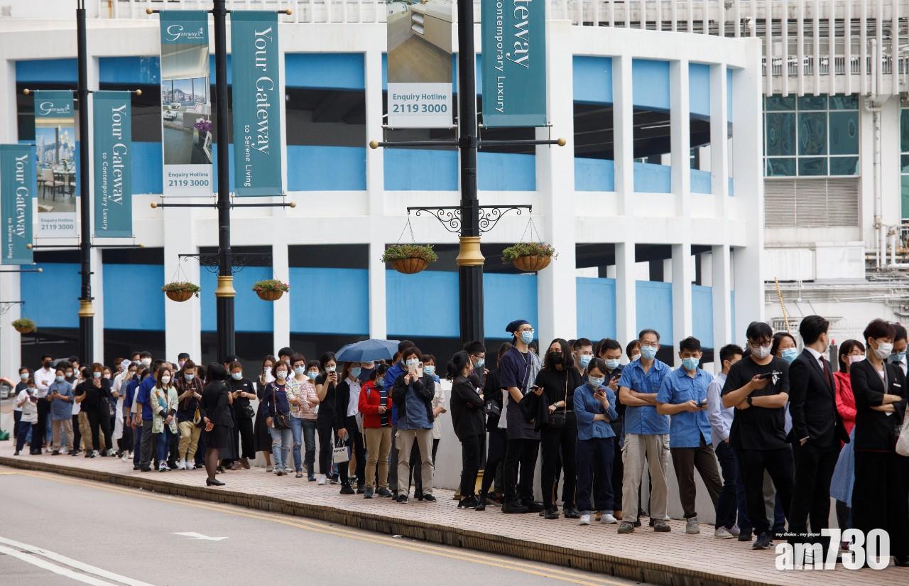 新冠肺炎｜變種病毒患者曾到訪　海港城外現檢測人龍