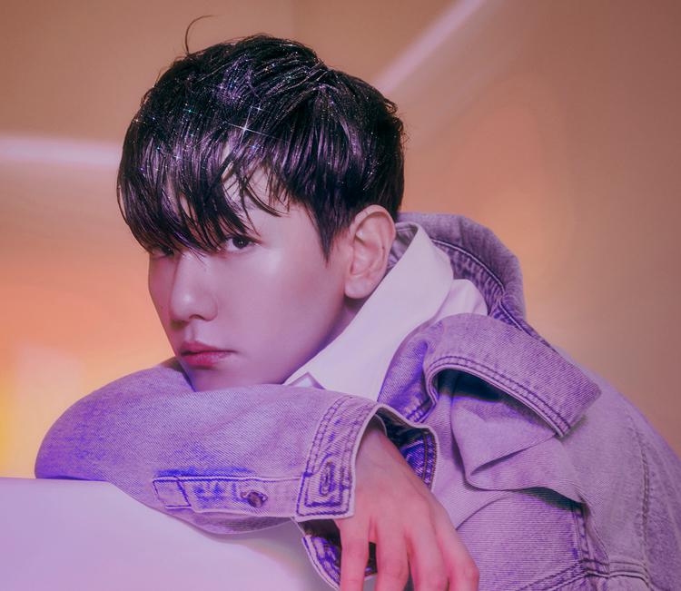 EXO伯賢成700萬銷量藝人