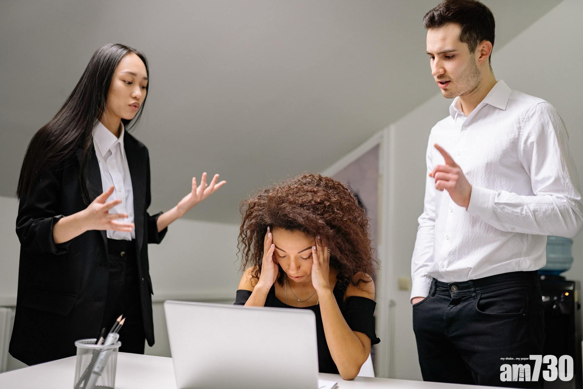 網上熱話｜新同事被解僱哭訴提醒小心上司　真相原來係「羅生門」？