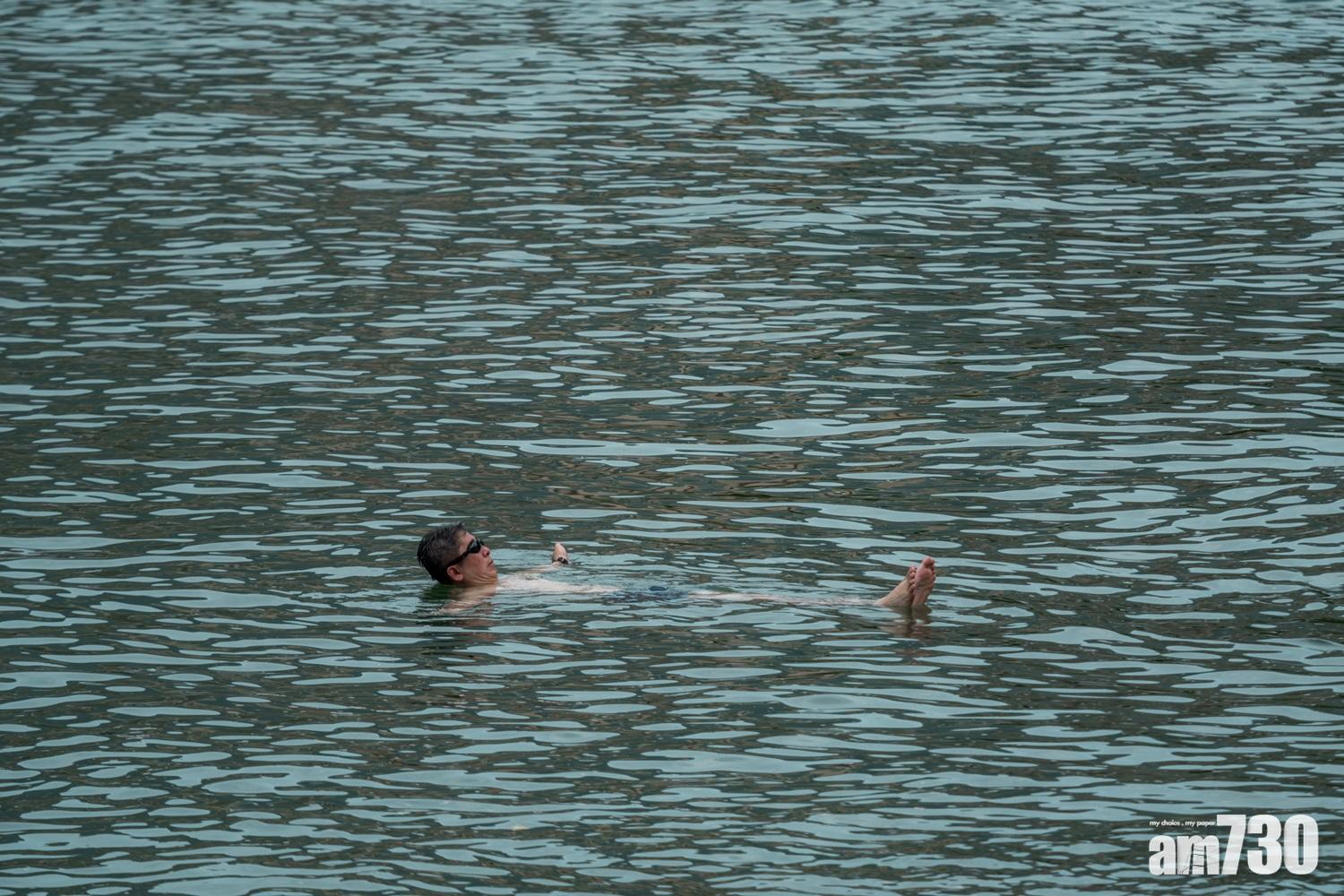 端午節｜大澳赤柱有賽龍舟 亦有市民游龍舟水應節