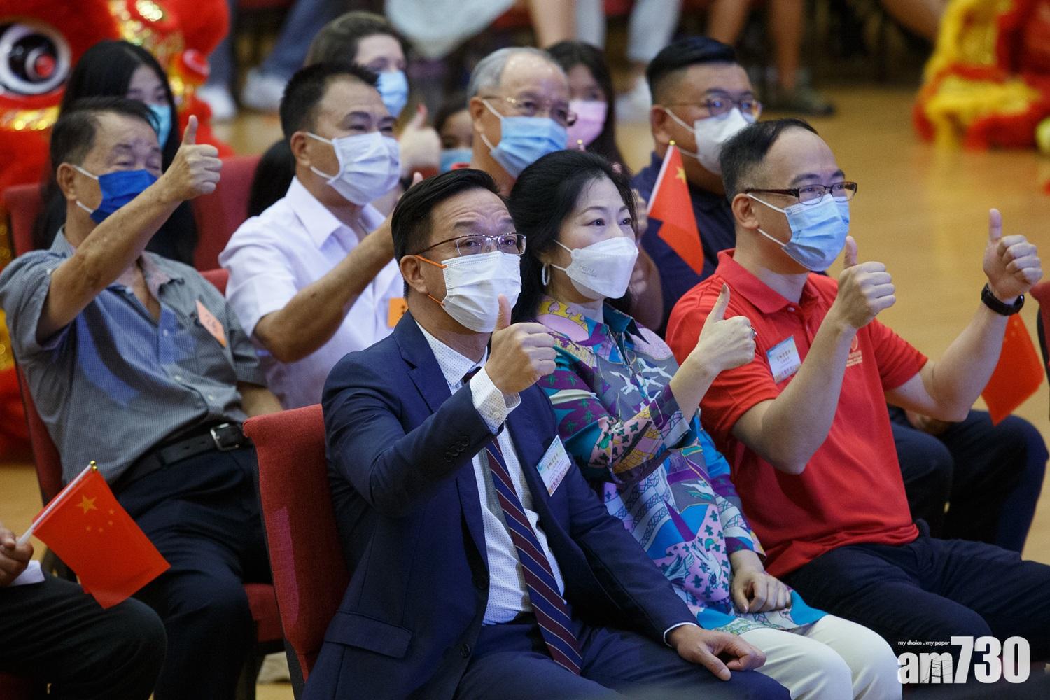 地區組織派300青年舞獅賀中共百年黨慶