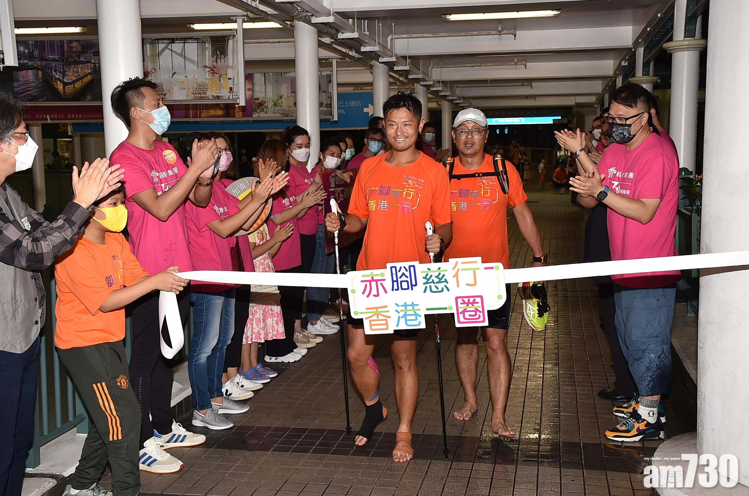 「奶仔」方紹聰完成194公里赤腳行香港  將申請健力士世界大全