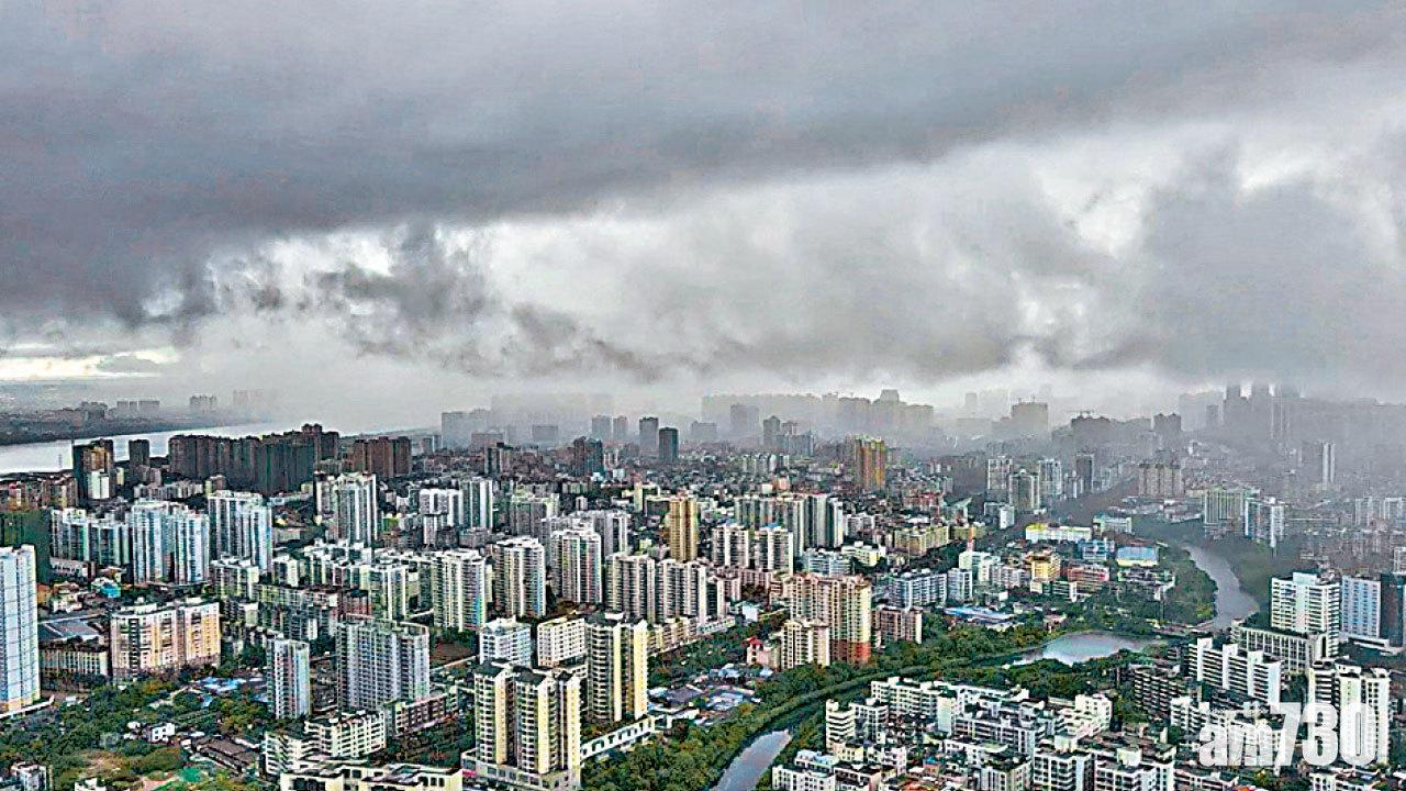 風雲變幻 熱帶低氣壓料海南登陸 廣東沿岸狂風雷雨