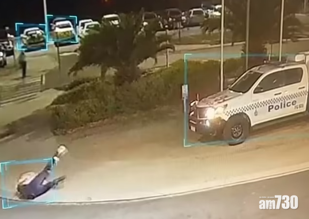網上熱話｜澳女路上突誇張仆倒  網民：原來為吸引英俊男警注意 (有片)