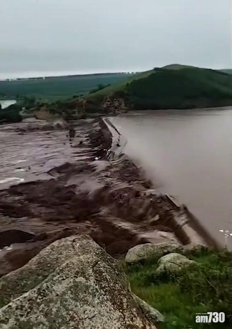 內蒙古暴雨致兩水庫決堤 道路橋樑沖毀