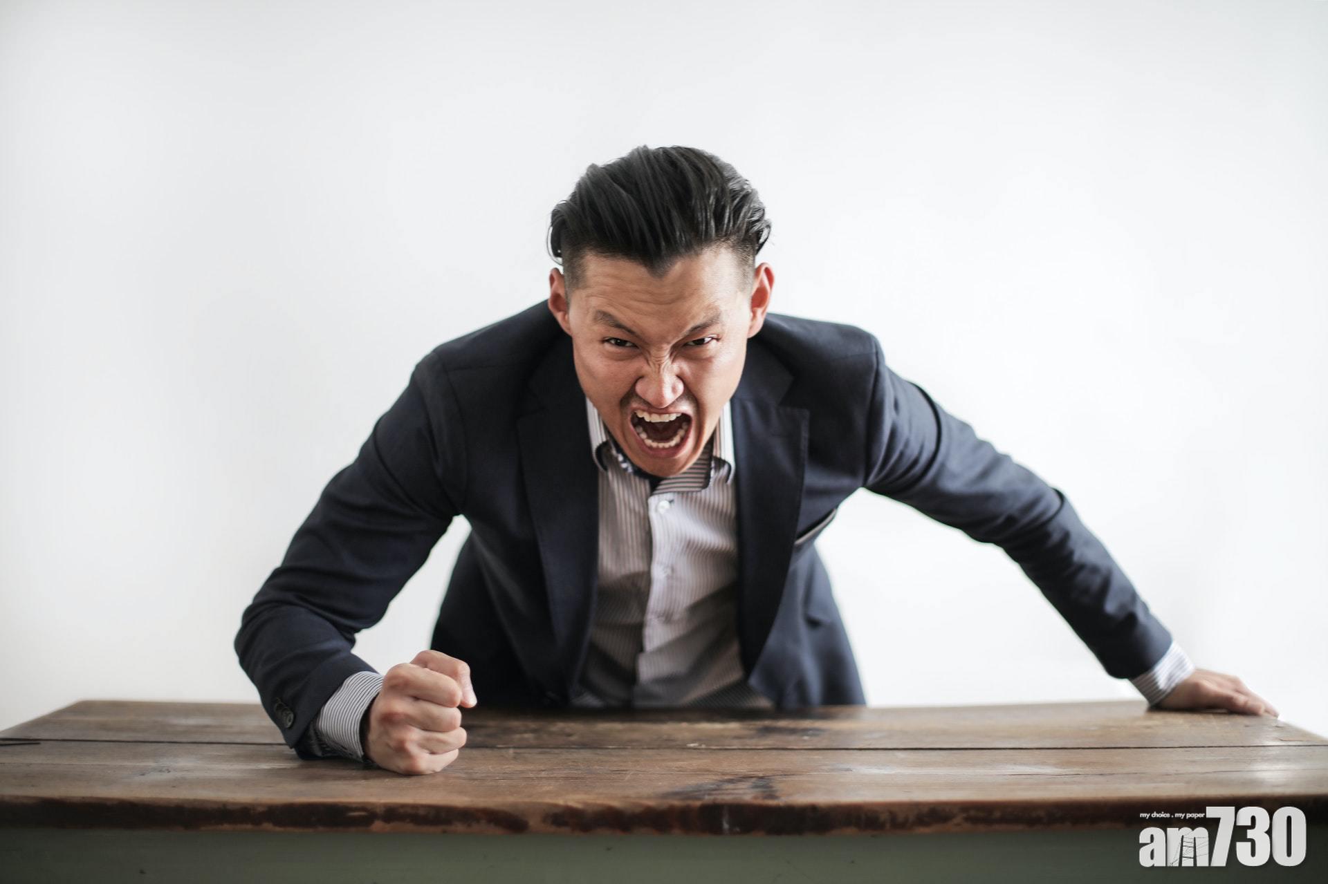 網上熱話｜總經理捉師傅飲茶遲到被羞辱　網民激讚師傅：型到裂