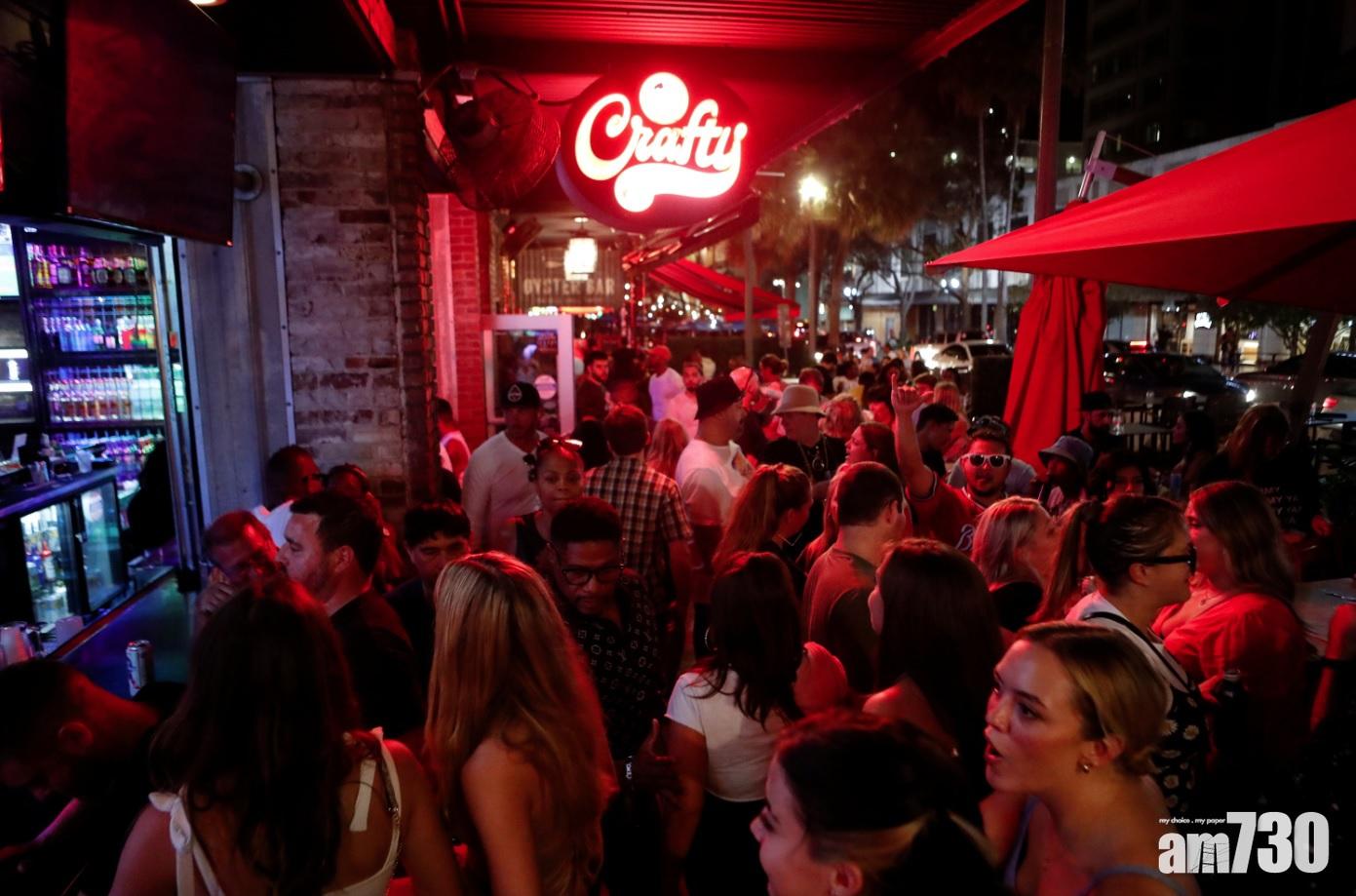 變種病毒｜南部接種率低加劇疫情  美國單日暴增10萬新症