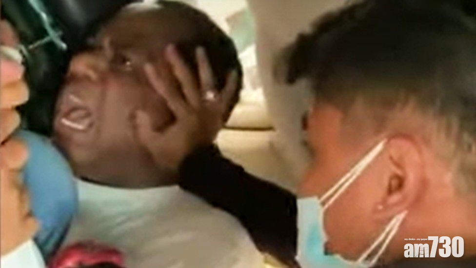 外交風波｜尼日利亞外交官遭壓頸痛叫  印尼為移民局人員粗暴行為道歉 (有片)