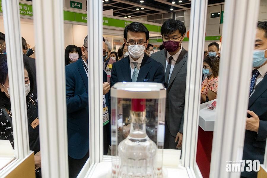 旅遊氣泡｜邱騰華稱會繼續審視雙邊安排　惟目前難取消檢疫