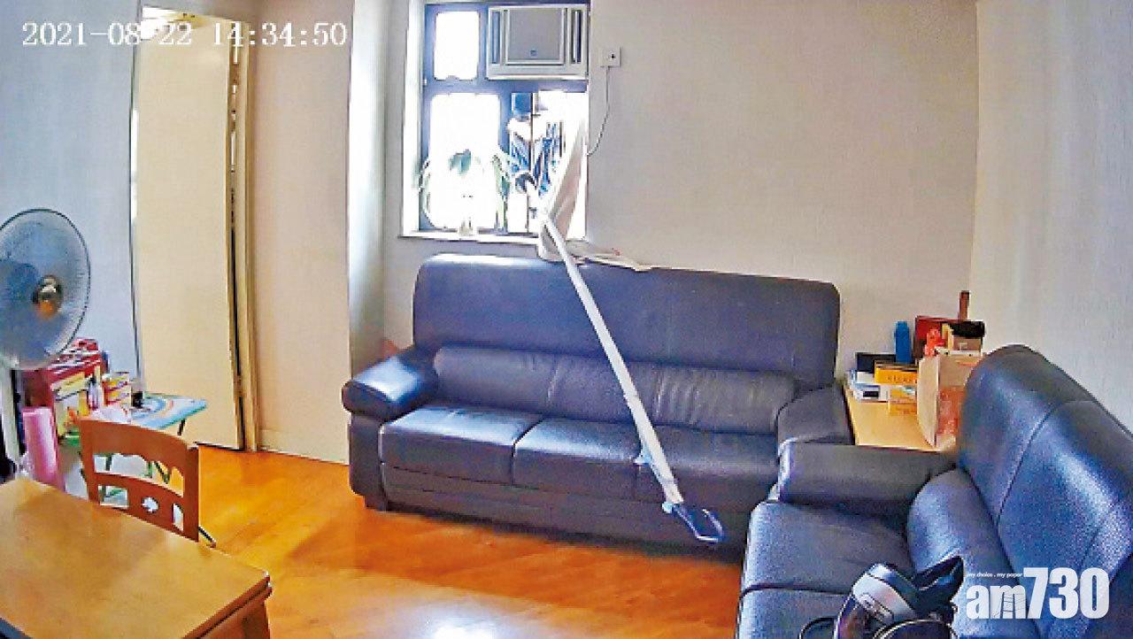 疑爬棚架偷竊 家居CAM直擊賊人10樓窗外伸晾衫竹「釣」走手袋 事主失近6千元財物