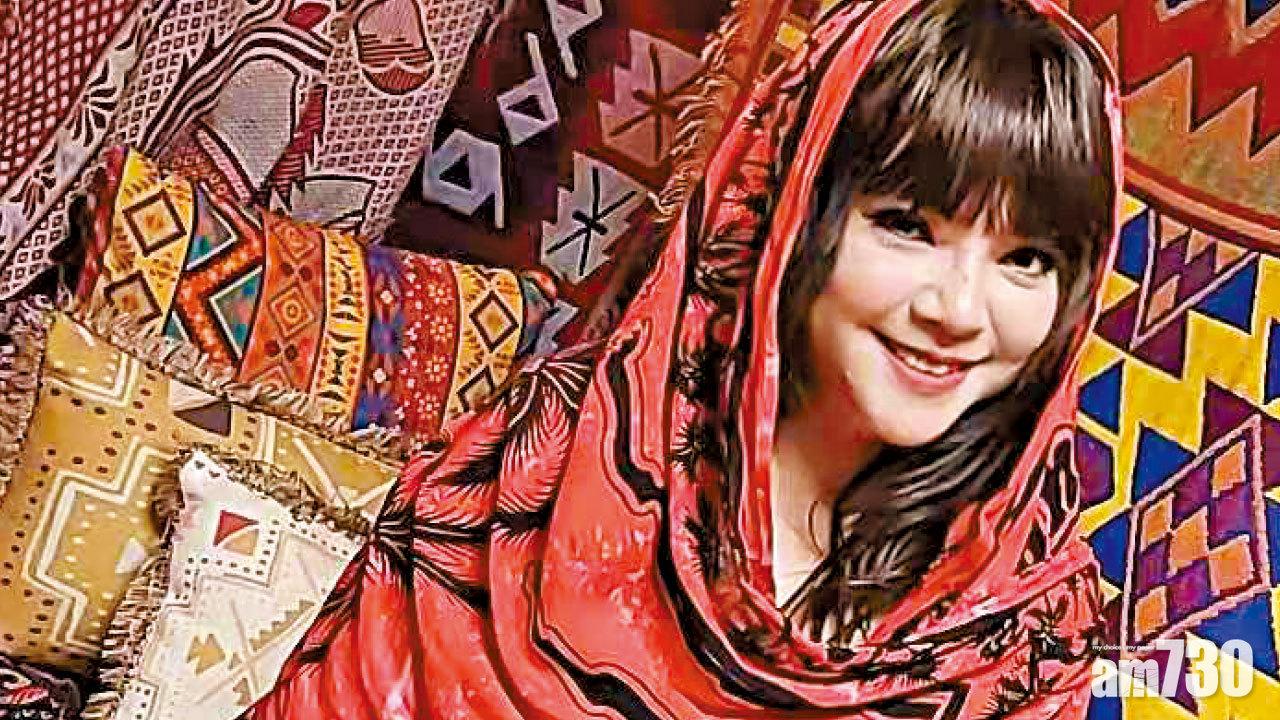 露雲娜千年女王造型電親自己