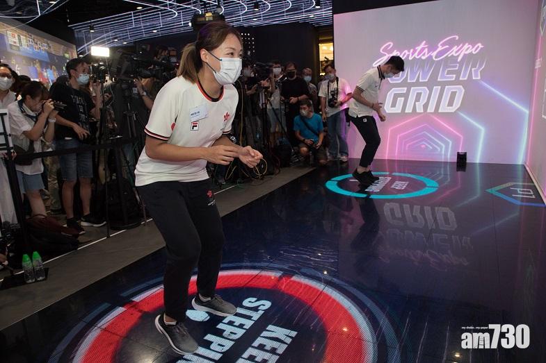 周末好去處｜跟著鄧俊文/謝影雪去SPORTS EXPO玩VR