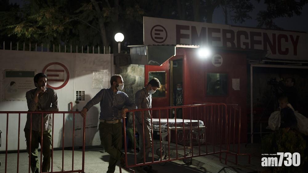 阿富汗局勢｜喀布爾清真寺外爆炸至少5死  阿國記協指七成傳媒缺資金停工