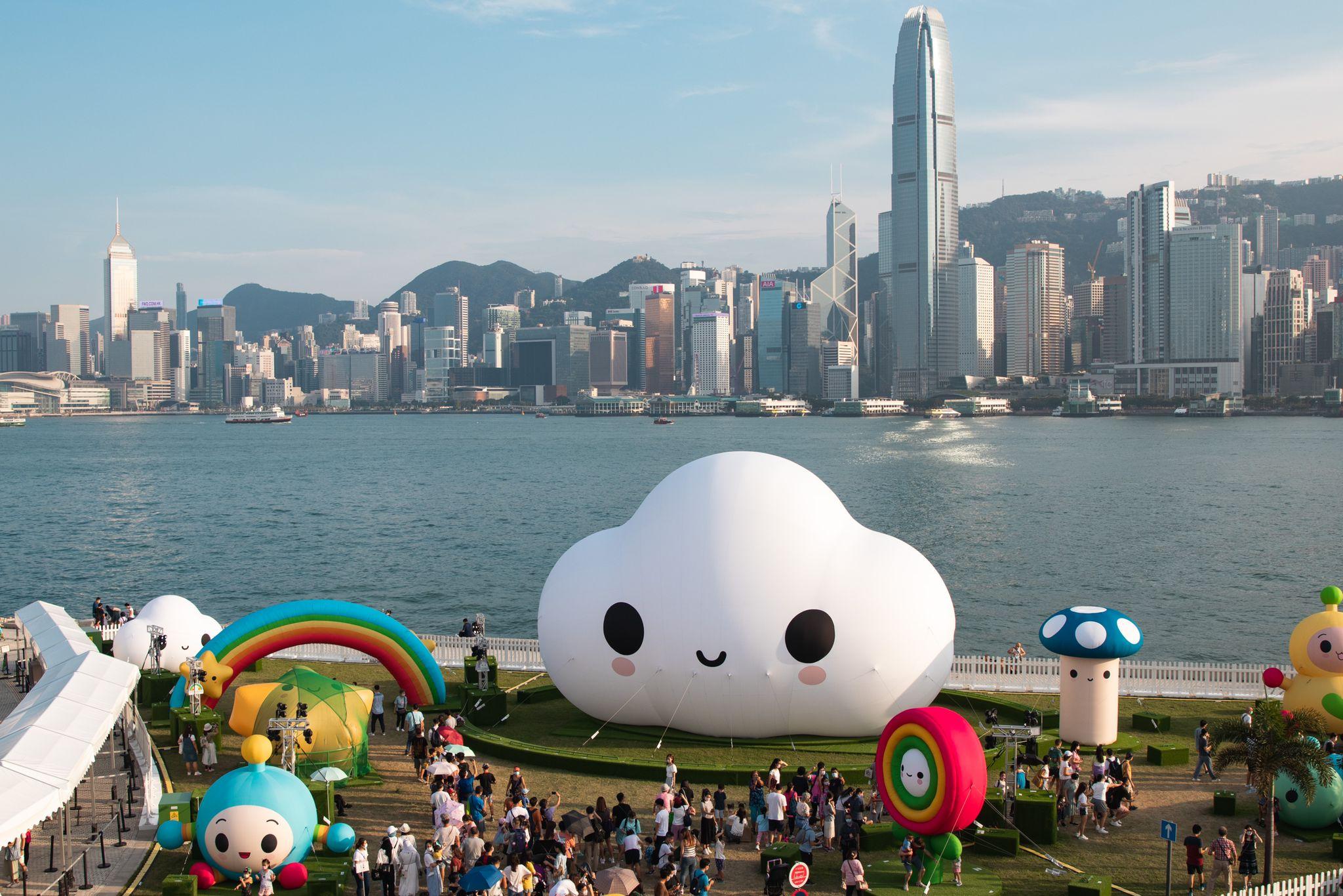 西九文化區FriendsWithYou裝置提早今晚結束　旅發局：受周末強風影響