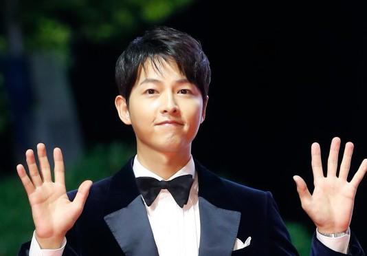 宋仲基主持釜山電影節開幕 《梅艷芳》成閉幕電影