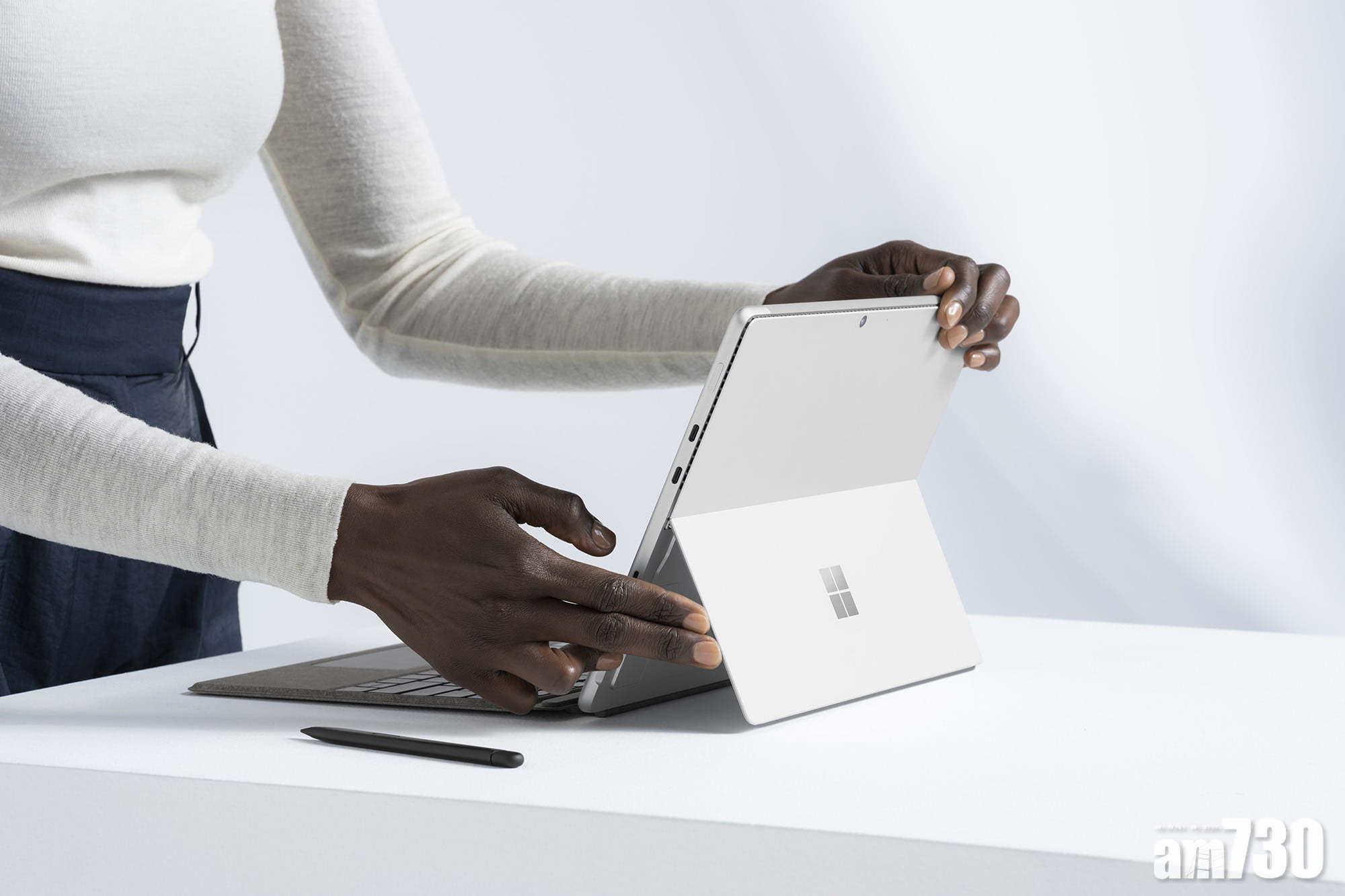搭載Win 11 120Hz屏 快兩倍 Microsoft Surface Pro 8