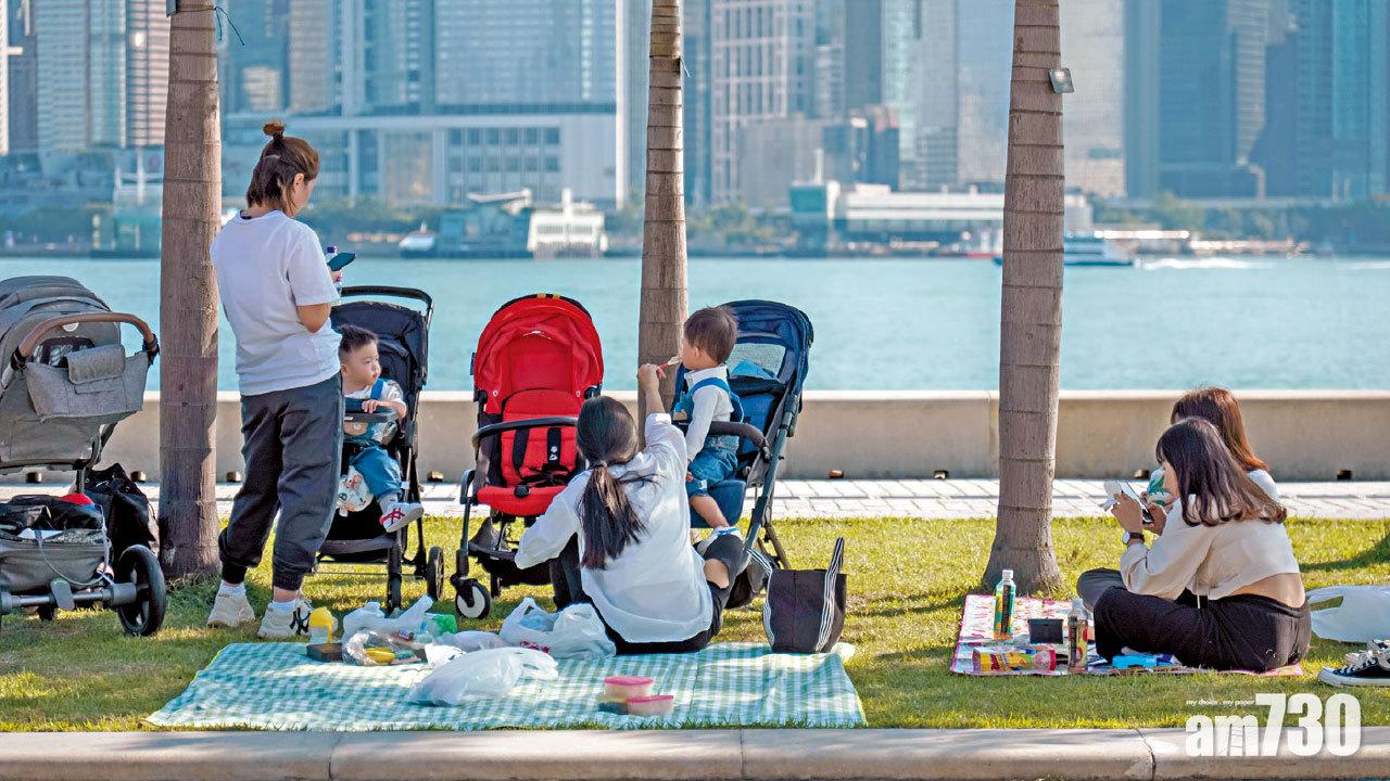 曾湊4名嬰兒可叫「王牌」 陪月員收費服務五花八門