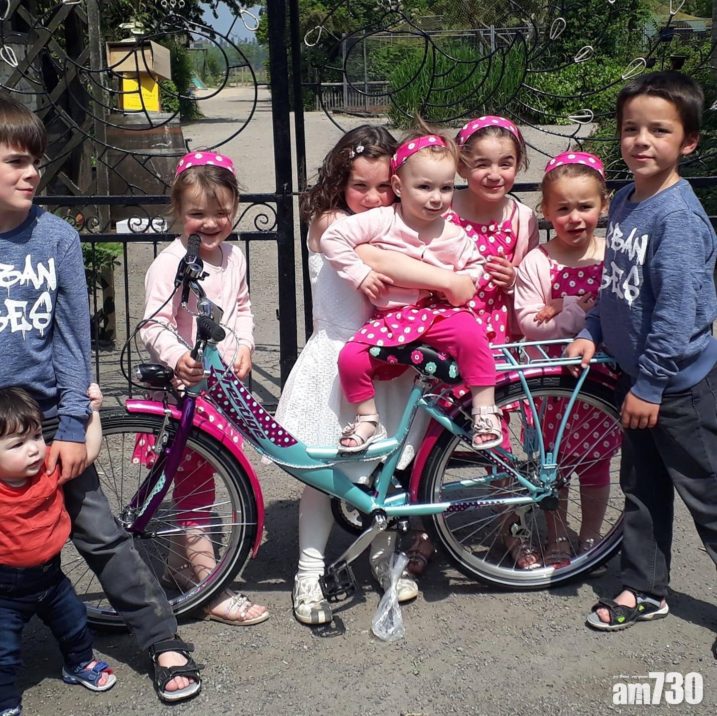 比國夫婦11名子女 用「AELX」4字母取名