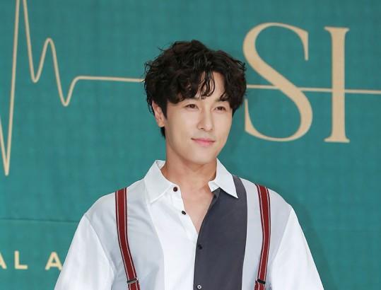 神話金烔完醉撐召初妓藝人急道歉