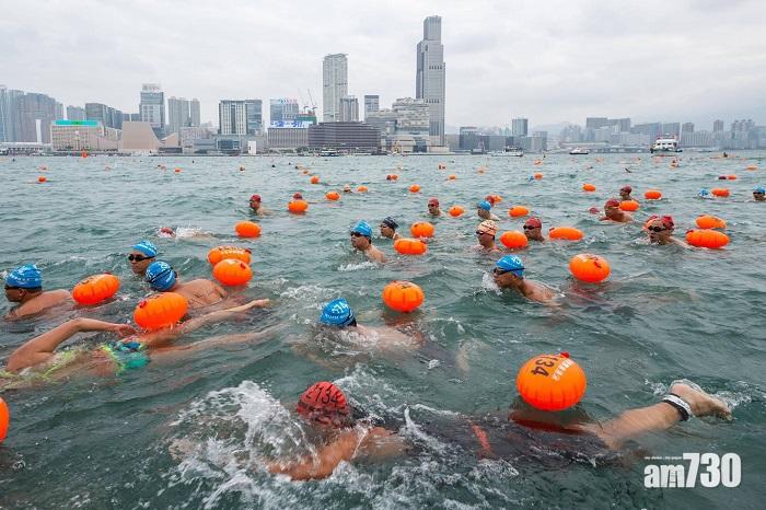 泳總會長拒評「香港加油」是否政治標語　專家關注選手聚集安排