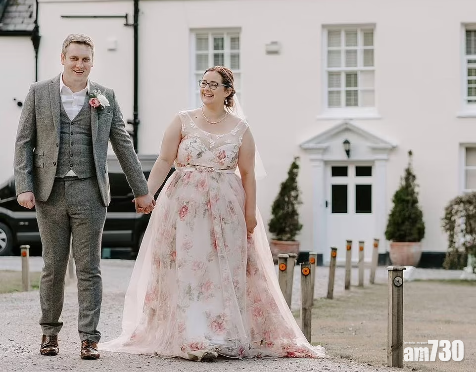 英國鄰居｜英夫婦兩幼子面前遭殘殺 兩鄰居被捕 疑因泊車問題積怨