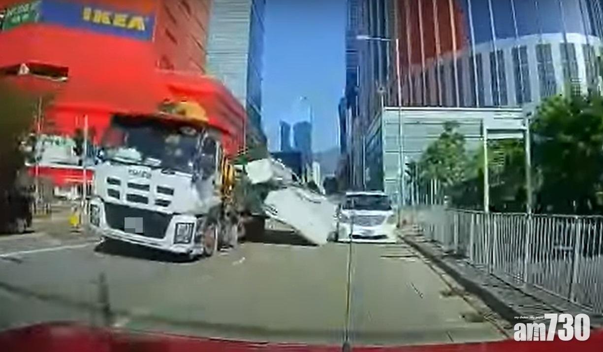車CAM直擊｜吊雞車行駛中跌貨　險壓扁七人車