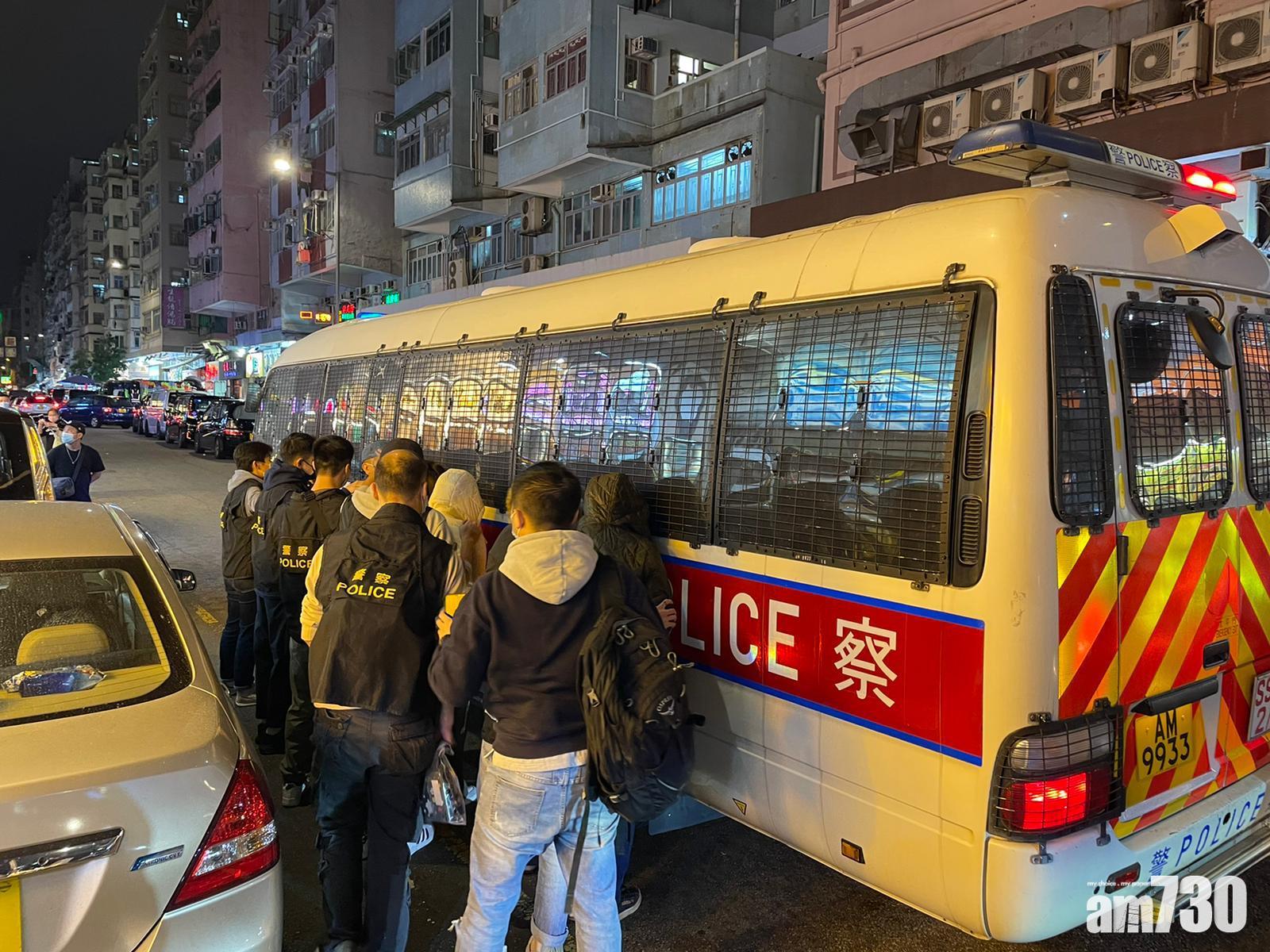 警深水埗搗非法麻雀賭場　內地女負責人及13賭客被捕