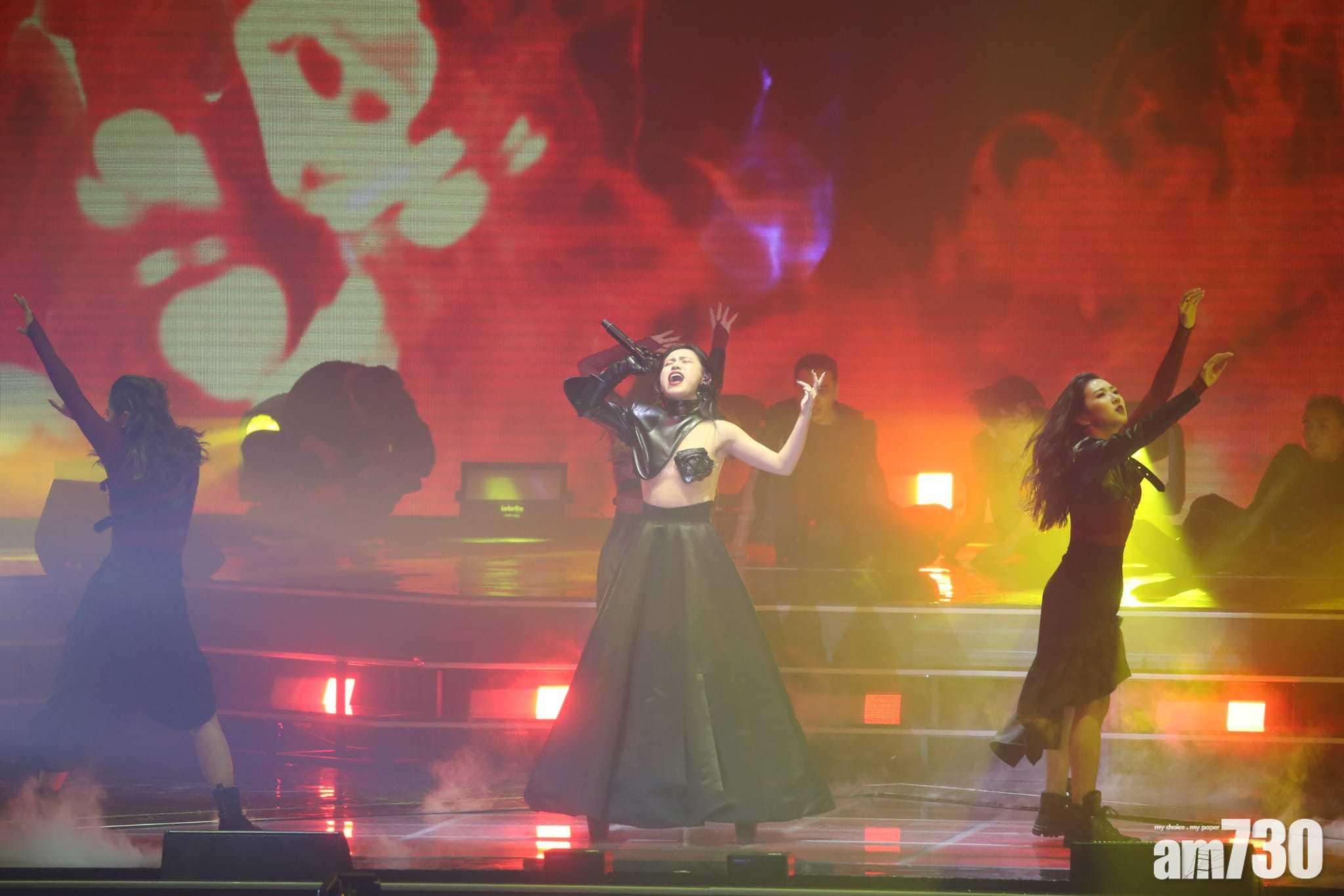 全民造星IV｜Winka性感搶鏡 暐翹紅噹噹現身