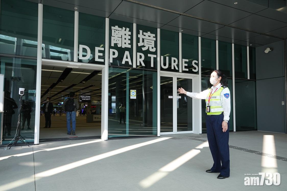 通關｜海關正準備與內地免檢疫通關　何珮珊：會調配人手回旅客管制站