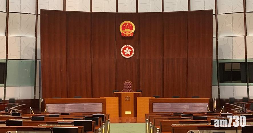 立法會會議廳將同時掛國徽區徽