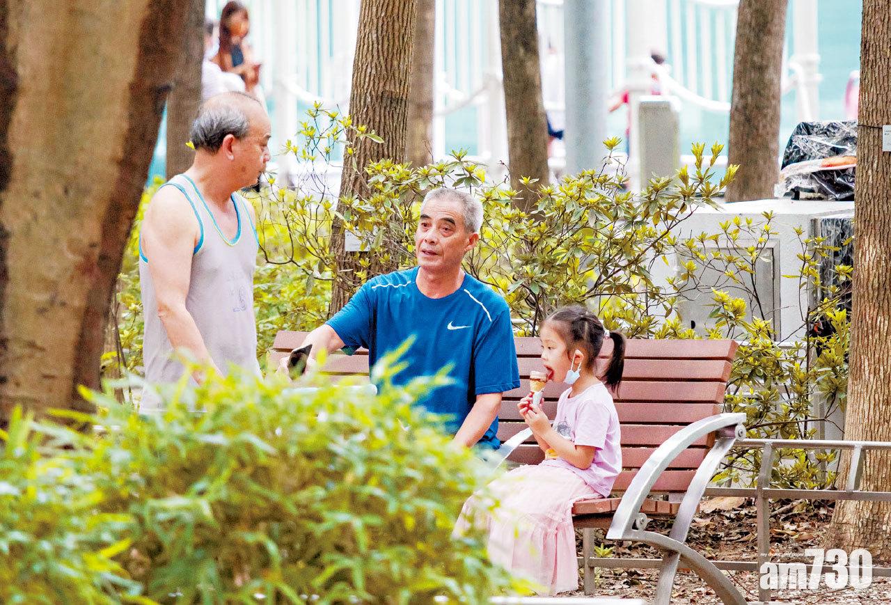 新冠肺炎｜若再有源頭不明個案 梁卓偉︰或應收緊社交距離