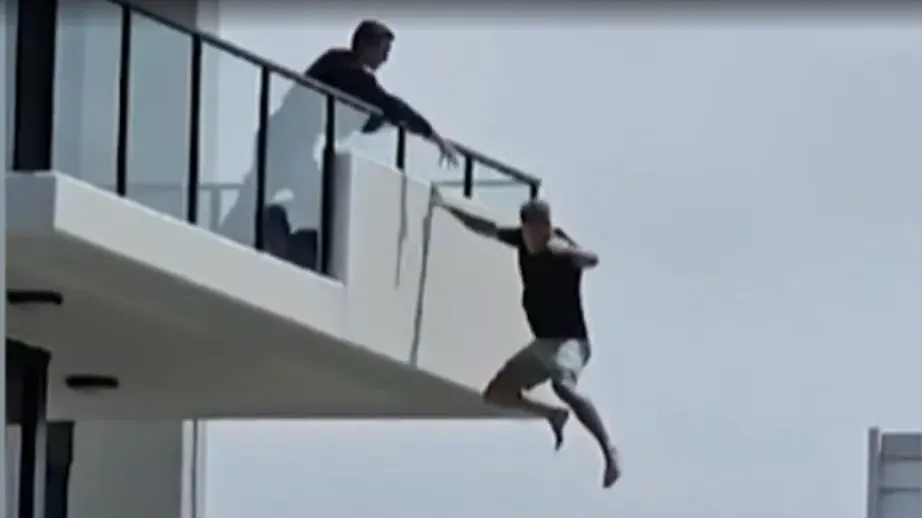 毒蟲為甩開警察追捕　從5樓陽台跳下狂奔脫身