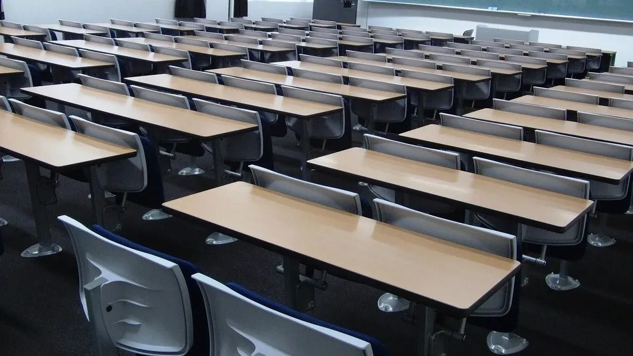 內地高中班主任刁難學生被家長投訴　沒有醫院證明不能上廁所