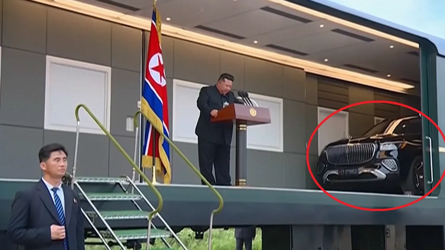 金正恩下鄉勘災意外曝光新豪車　綠皮火車內藏百萬平治Maybach