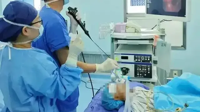 內地7歲童呼吸不順求醫　竟當場咳出「12cm活體水蛭」