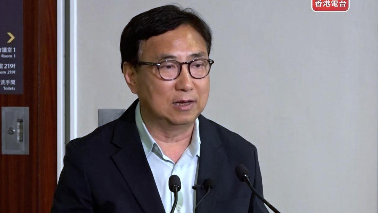 狄志遠認為精準扶貧策略不精不準，應保留貧窮線。(港台圖片)