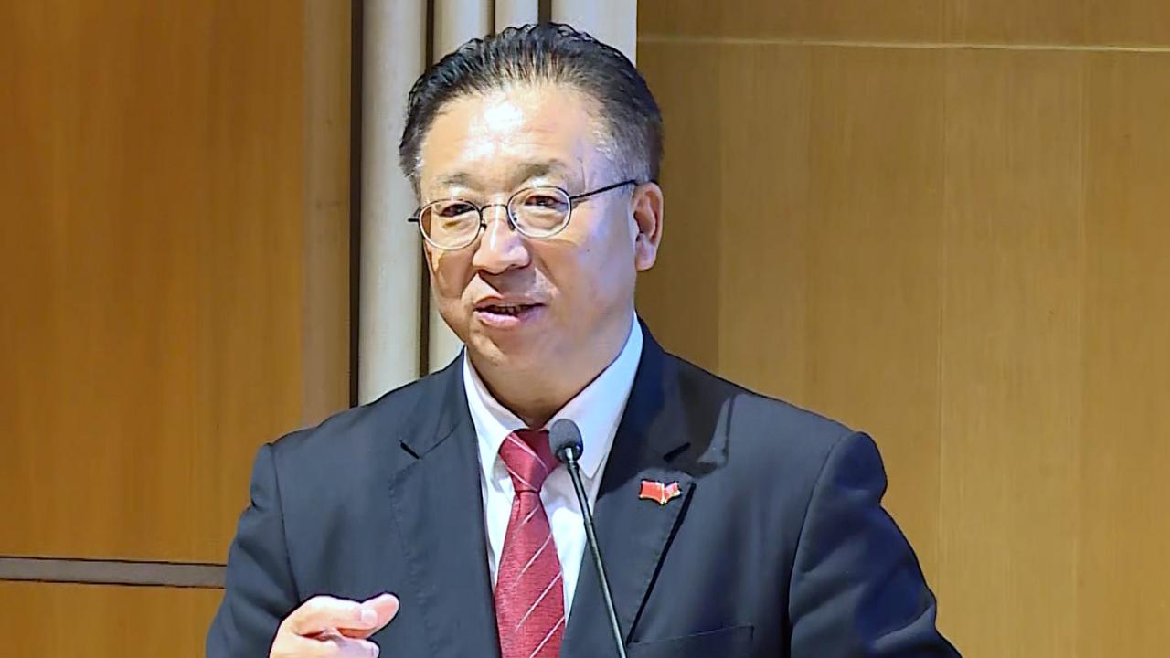 崔建春斥有美國政客思維過時　離任法官批評本港法律不負責任