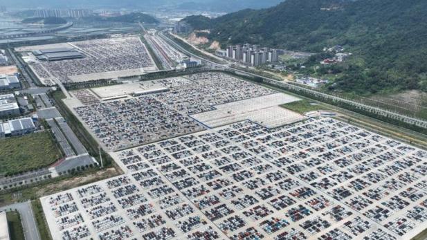 中央對加快經濟社會發展全面綠色轉型進行系統部署，提出到2035年新能源汽車成為新銷售車輛的主流。（新華社資料圖片）